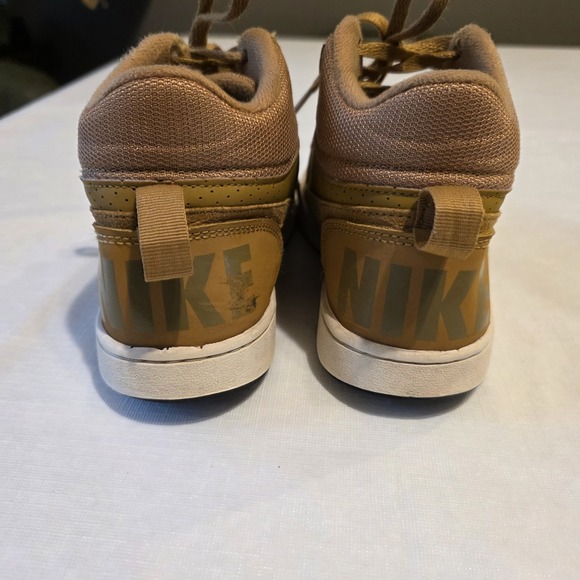 Nike Court Borough Mid GS Youth 6Y Women's 7.5 Sneakers Gold Mustard Basketball - Picture 10 of 10